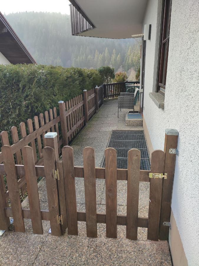 Zeus Mit Grosser Eingezaeunter Terrasse *