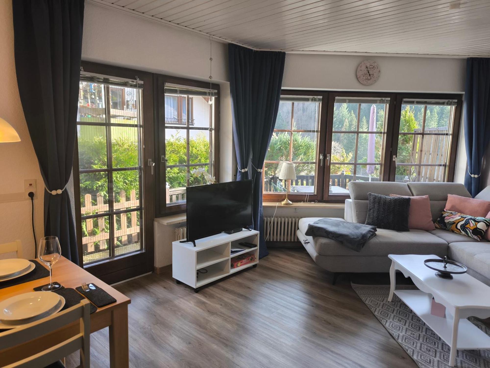 Apartment Zeus Mit Grosser Eingezaeunter Terrasse *